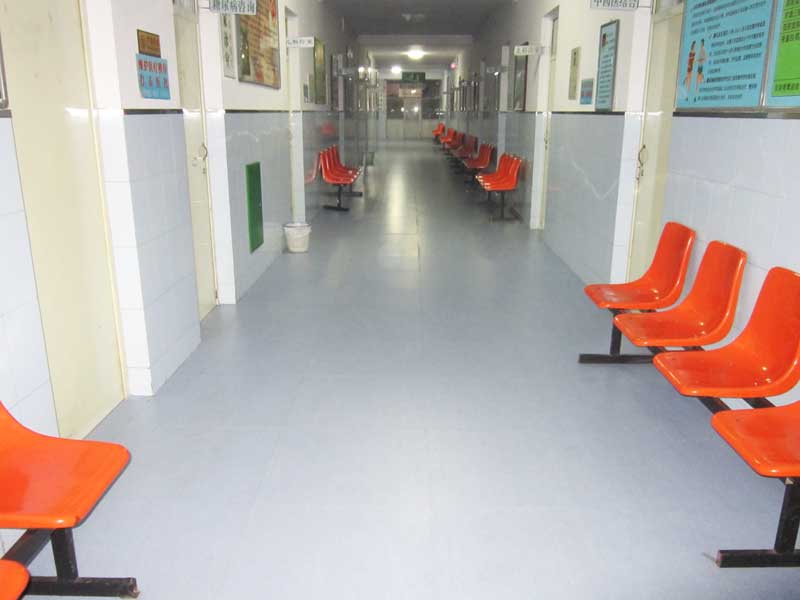 pvc運動地板泡水后該怎么處理？