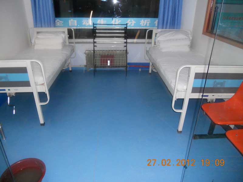 醫(yī)院塑膠地板效果圖 醫(yī)院手術(shù)室的地板材料怎么選