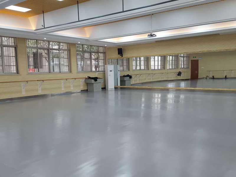 舞蹈地膠的環(huán)保性對(duì)于舞者至關(guān)重要