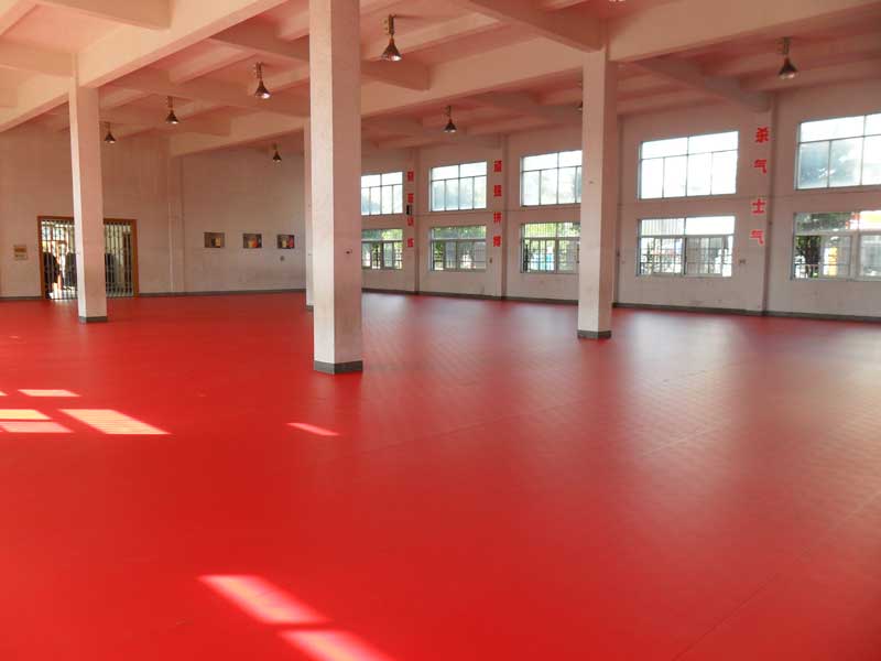 乒乓地膠 技術(shù)和營(yíng)銷(xiāo)人才是乒乓地膠廠家核心力量