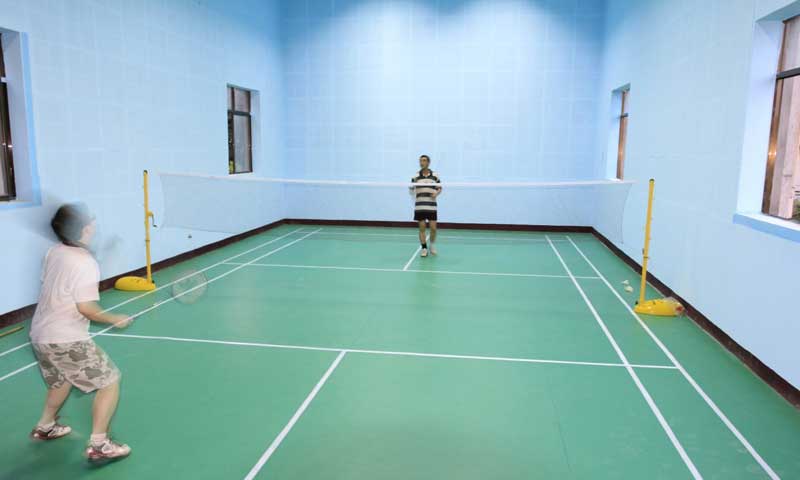 羽毛球地板不僅要質(zhì)量過(guò)關(guān)更要鋪裝好